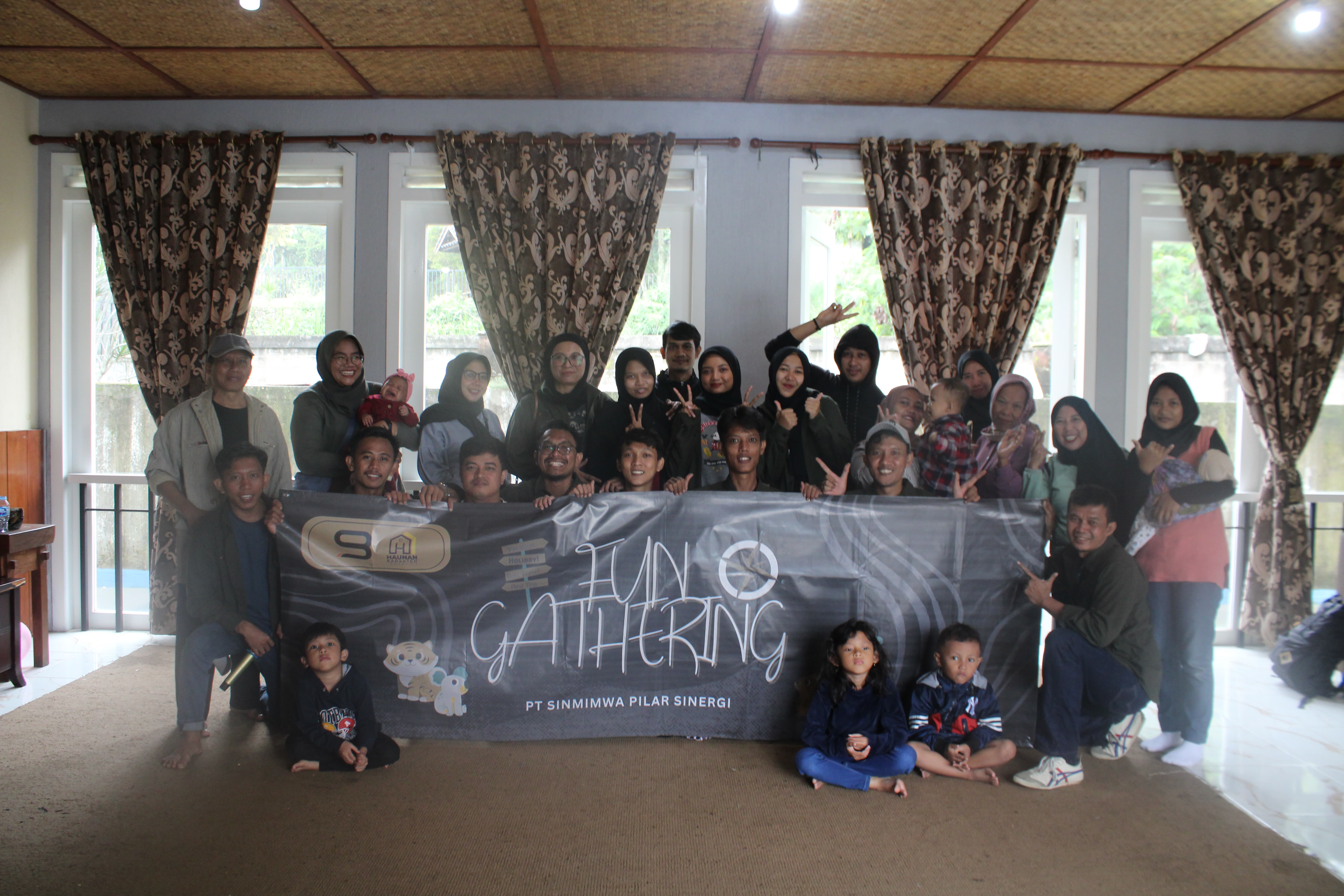 Aktivitas Team Building dan Kolaborasi Organisasi